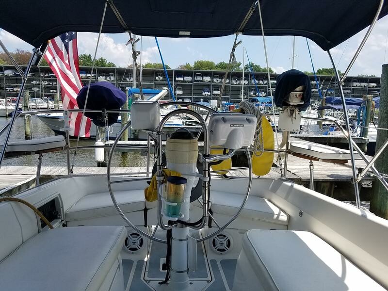 1991 Hunter Legend — For Sale — Sailboat Guide