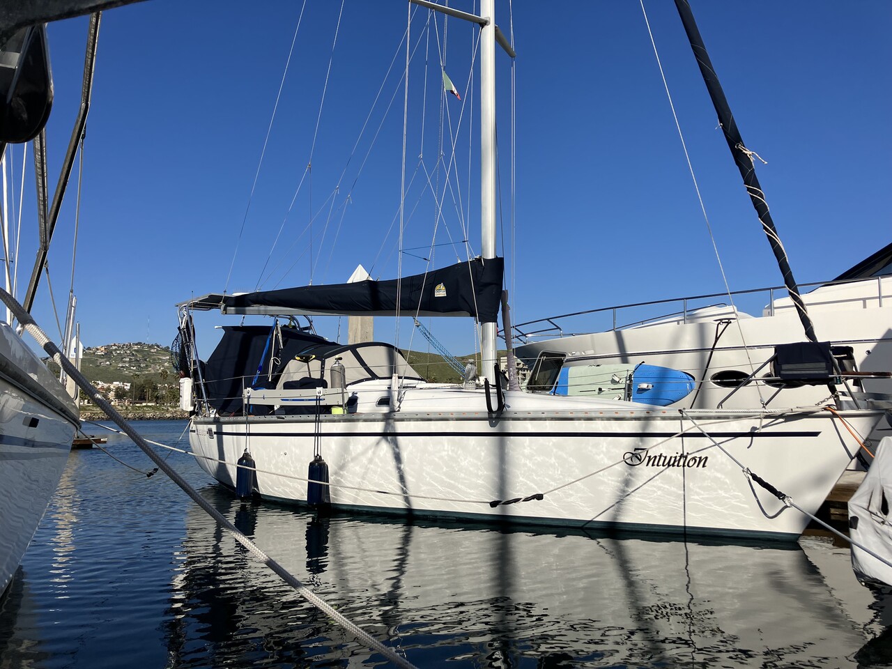 1988 Hunter Legend — For Sale — Sailboat Guide