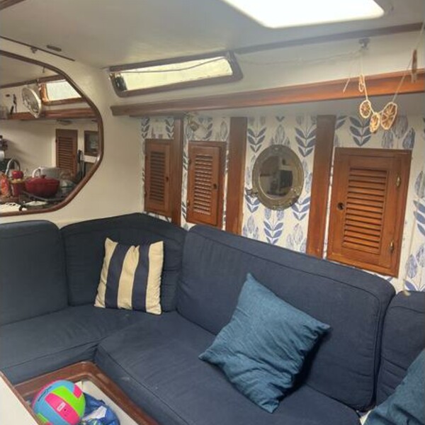 Albin Nimbus 42 — Sailboat Guide