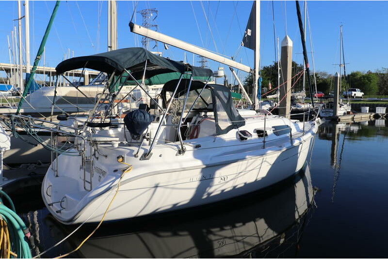 2001 Hunter 290 — For Sale — Sailboat Guide
