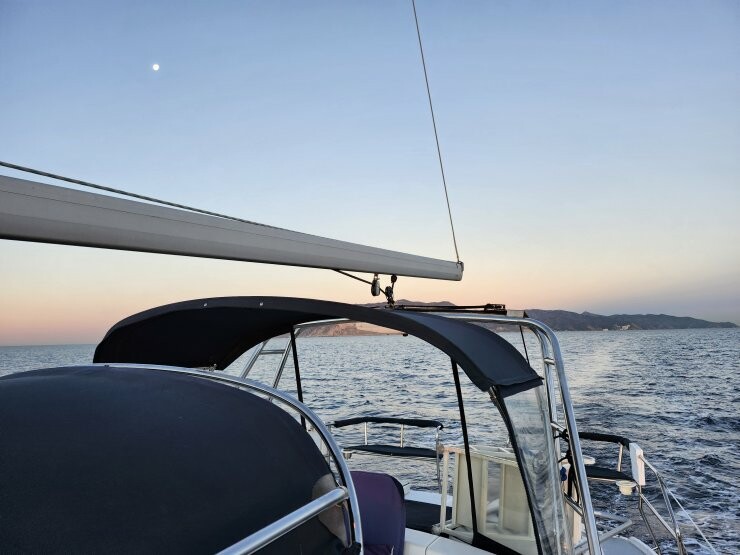 2000 Hunter 420 — For Sale — Sailboat Guide