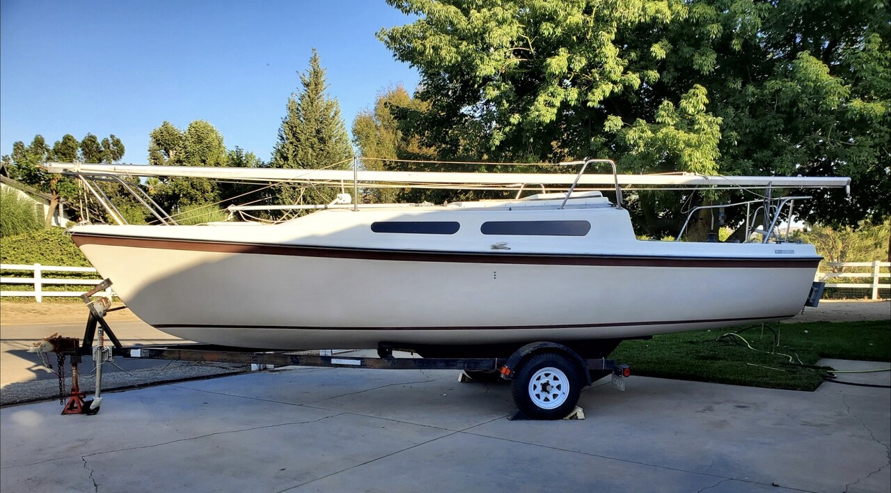 1983 Macgregor Macgregor 25 sailboat — For Sale — Sailboat Guide