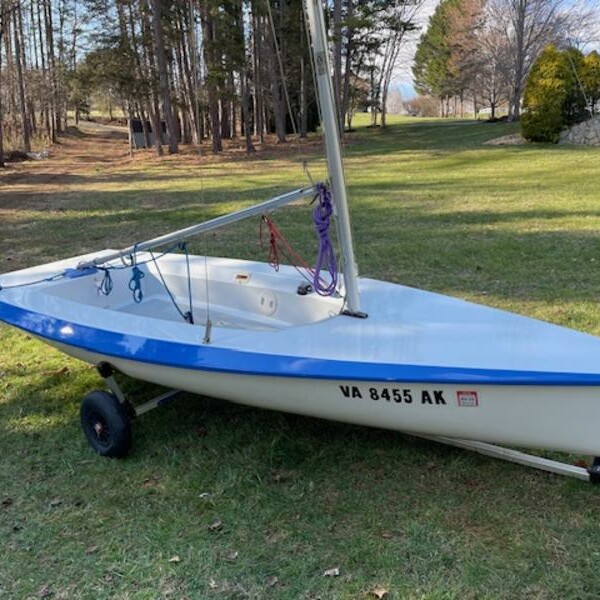 Vanguard 15 — Sailboat Guide