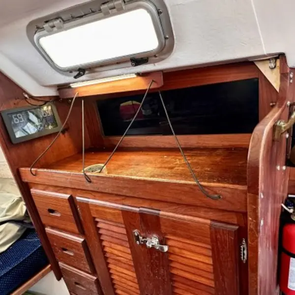 Photo 5 of 1984 Catalina 30