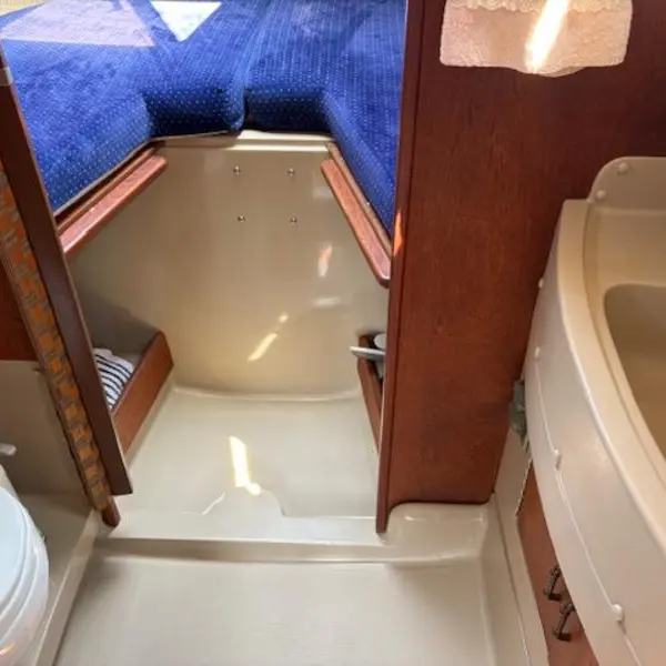 Photo 5 of 1984 O'Day Auxillary sail