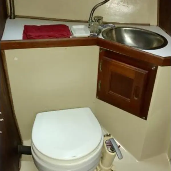 Photo 5 of 1982 Catalina 30