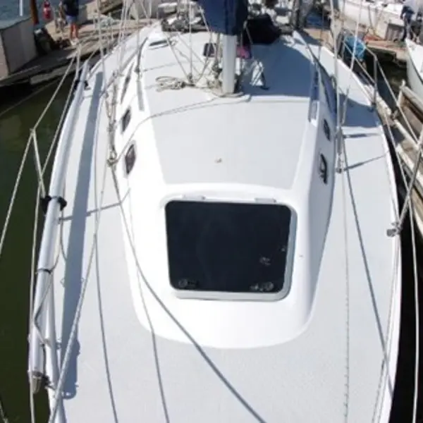 Photo 10 of 2004 Catalina 320