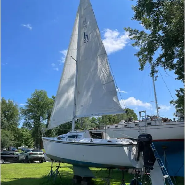 Photo 1 of 1985 Hunter 23