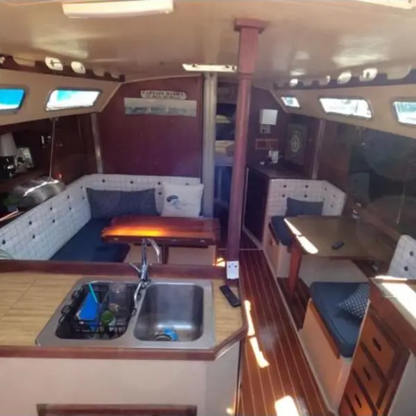 Photo 6 of 1983 Catalina 36
