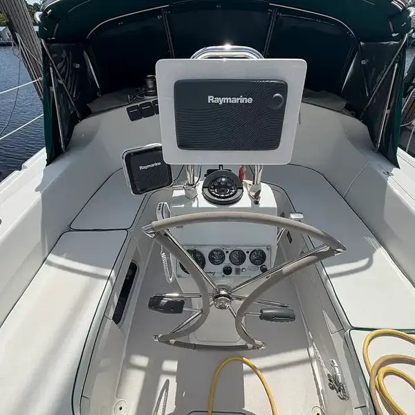 Photo 3 of 2003 Catalina 350