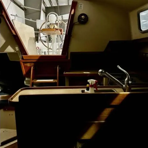 Photo 5 of 1982 Catalina 30 Tall Rig