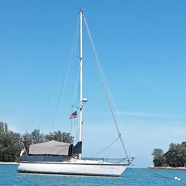 Photo 1 of 1985 Hunter 40