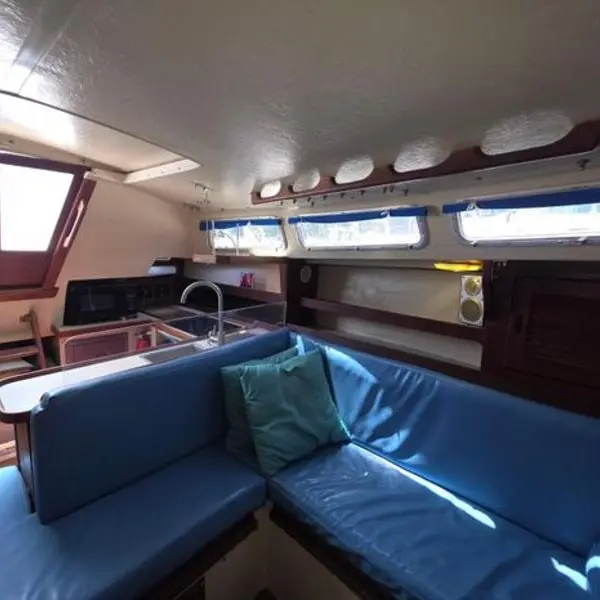 Photo 3 of 1985 Catalina 30
