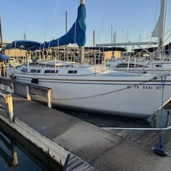 Photo 6 of 1983 Catalina C-30 Tall Rig