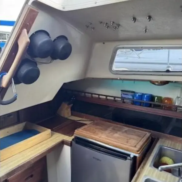 Photo 3 of 1983 Catalina C-30 Tall Rig