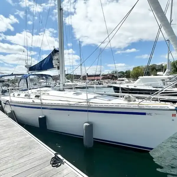 Photo 2 of 1986 Hunter 40