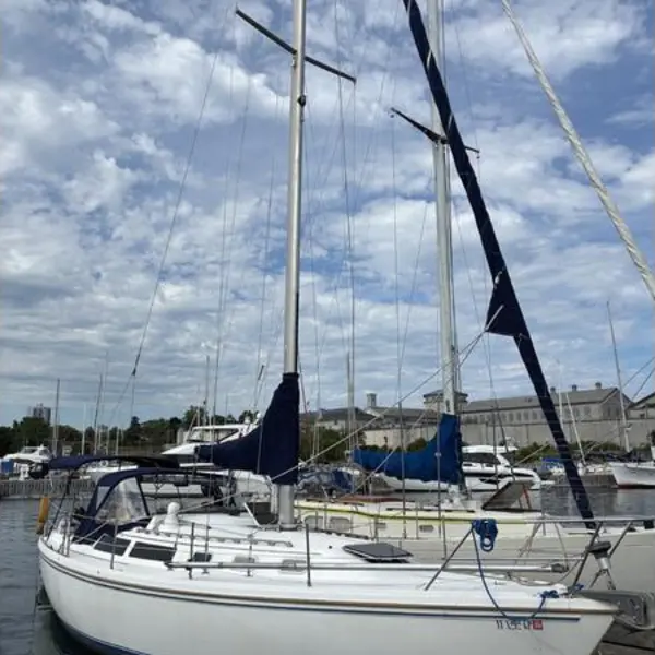 Photo 1 of 1987 Catalina 34