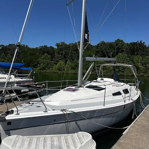 Photo 1 of 2006 Hunter 33