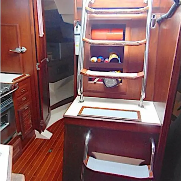 Photo 5 of 1985 Hunter 40