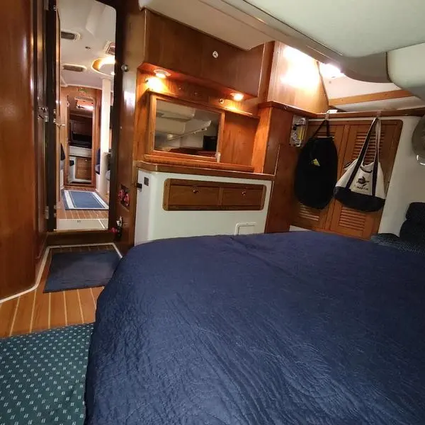 Photo 8 of 2005 Catalina 400 MKII