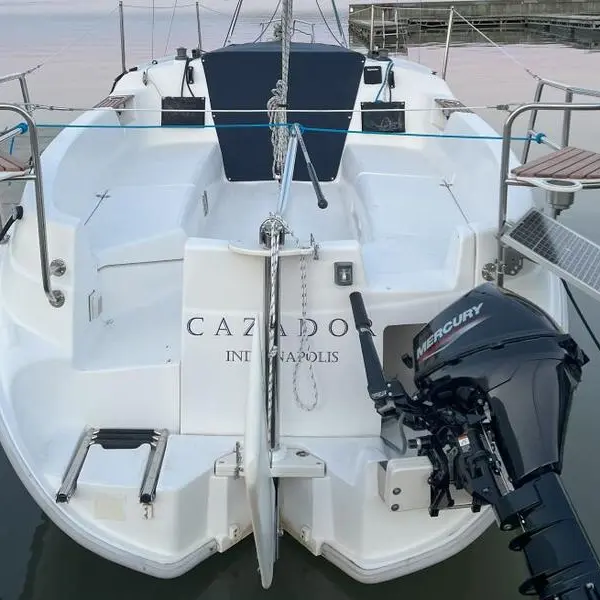 Photo 1 of 1998 Hunter 240