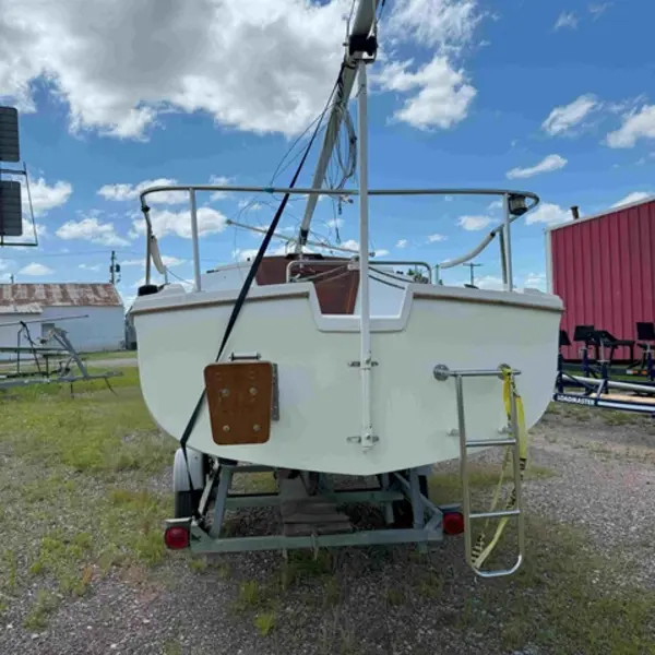 Photo 3 of 1984 Catalina 22