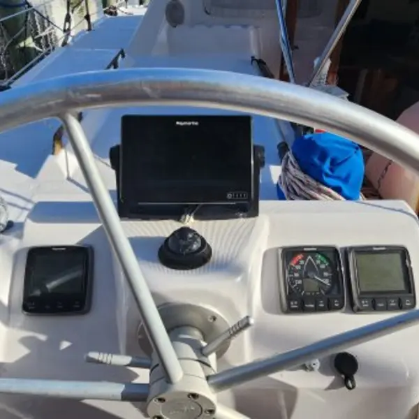 Photo 3 of 1990 Privilege Catamaran