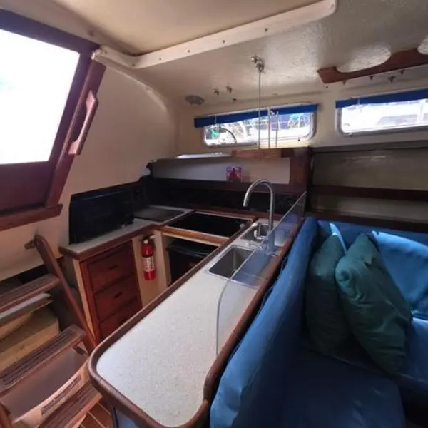 Photo 6 of 1985 Catalina 30