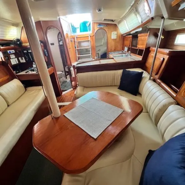 Photo 10 of 1991 Hunter Legend 37.5