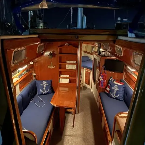 Photo 3 of 1979 Endeavour 32