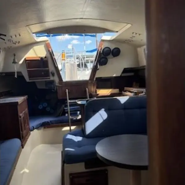 Photo 9 of 1983 Catalina C-30 Tall Rig
