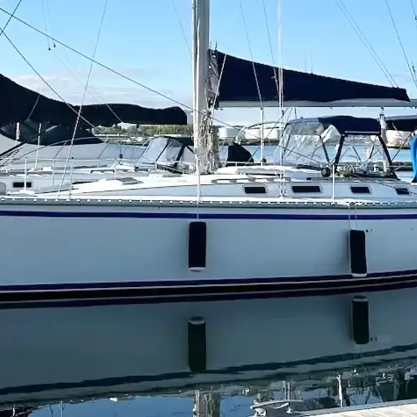 Photo 1 of 1986 Hunter 40
