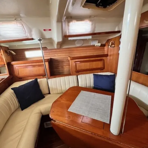 Photo 7 of 1991 Hunter Legend 37.5
