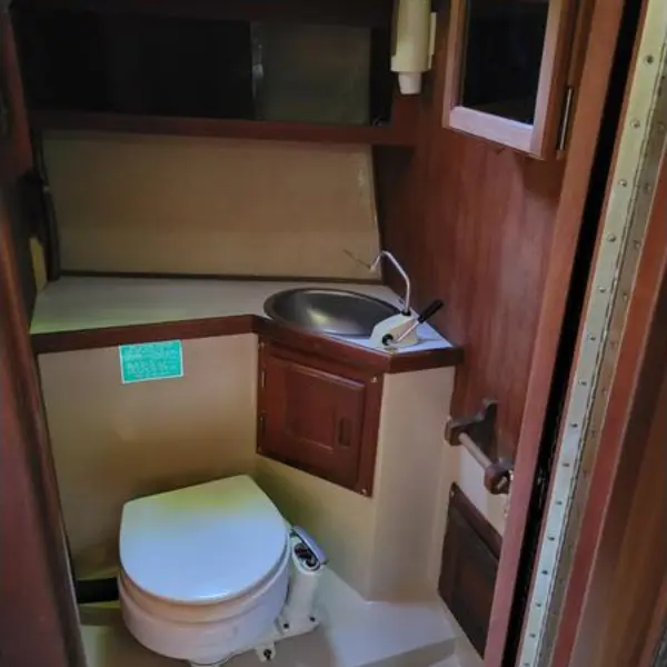 Photo 6 of 1982 Catalina Standard Rig