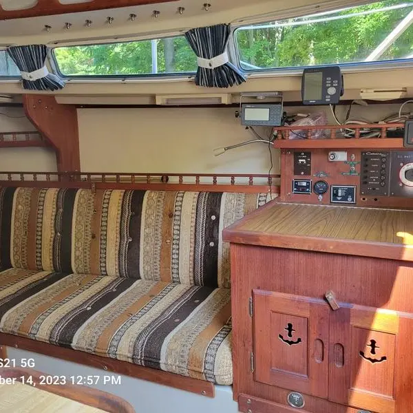 Photo 3 of 1982 Catalina Standard Rig
