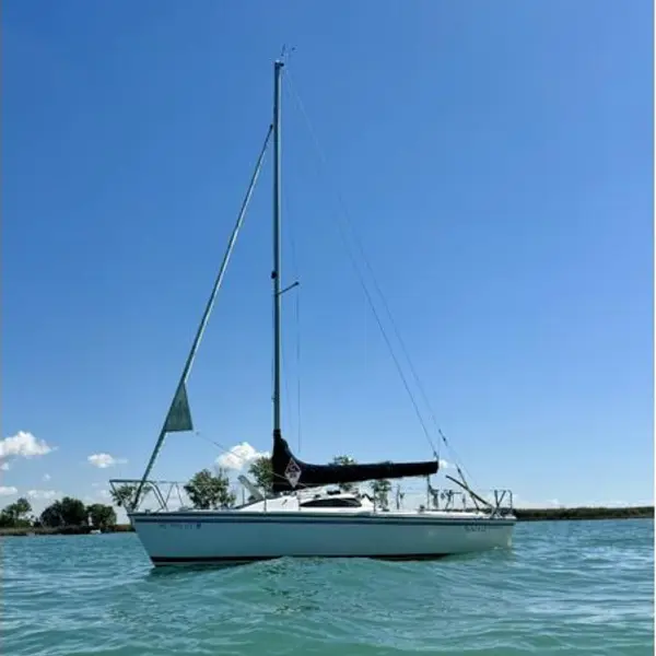 Photo 1 of 2003 Catalina Capri 22