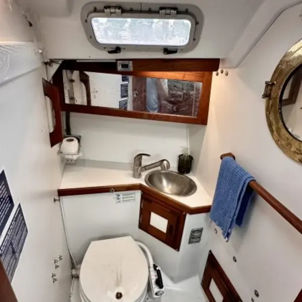 Photo 9 of 1984 Catalina 30