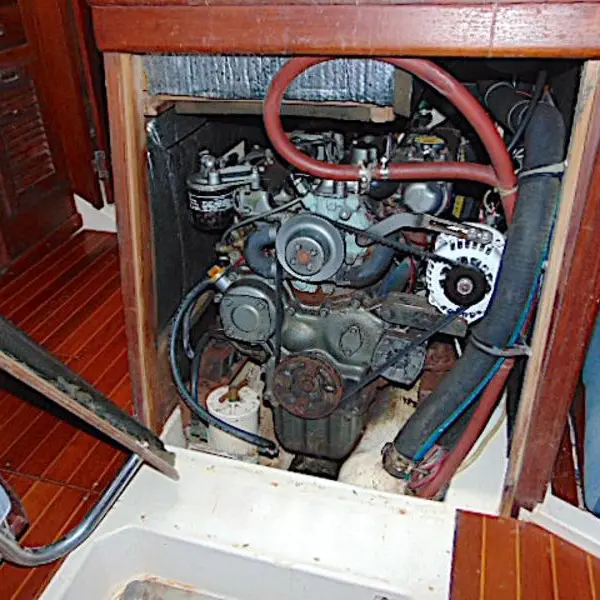 Photo 7 of 1985 Hunter 40