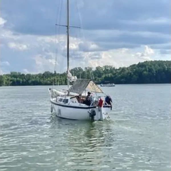 Photo 9 of 1979 Catalina 25 Tall Mast Hull 1218