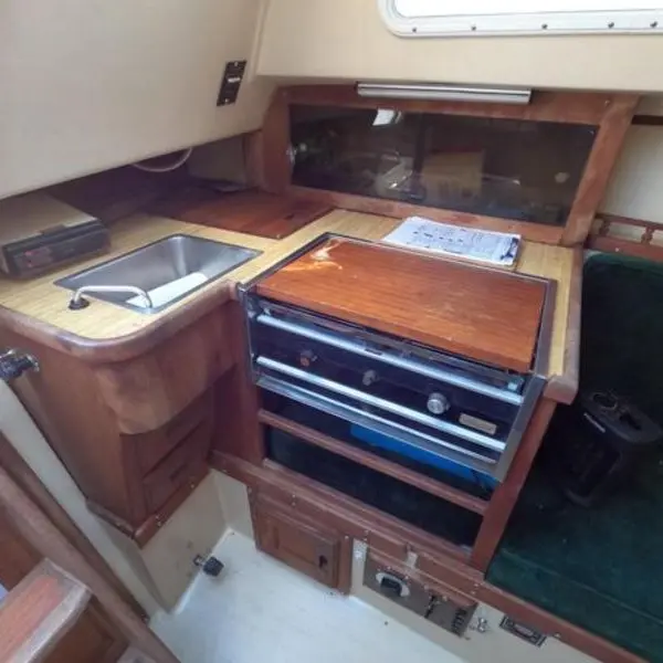 Photo 8 of 1983 Catalina 27