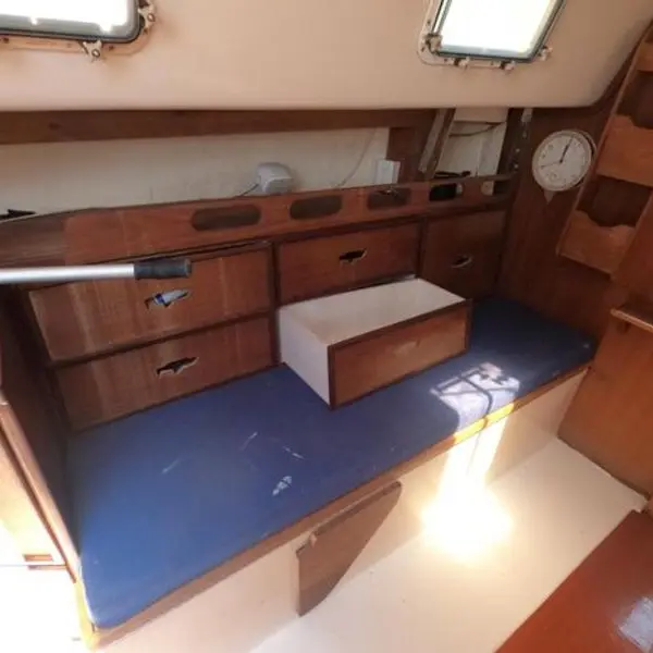 Photo 9 of 1979 Hunter 30