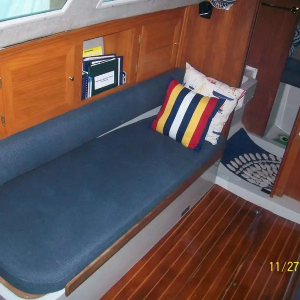 Photo 2 of 1987 O'Day 272 LE