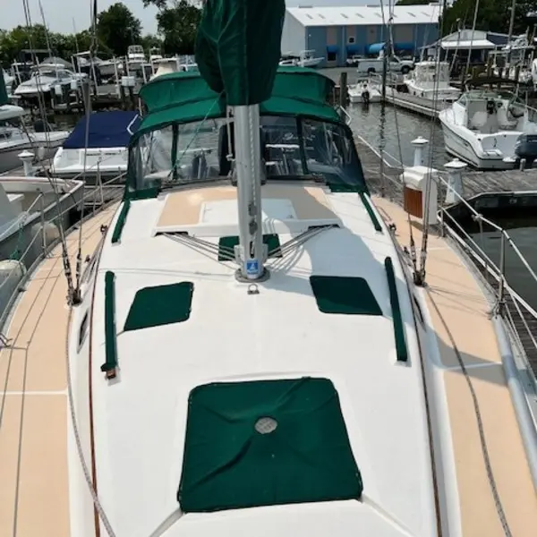 Photo 2 of 1991 Hunter Legend 37.5