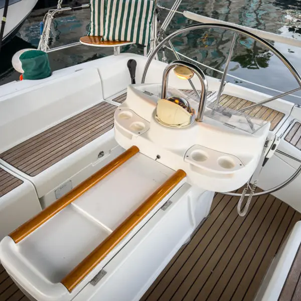 Photo 8 of 2001 Beneteau Oceanis 381