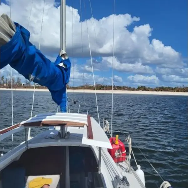 Photo 2 of 1979 Catalina 25 Tall Mast Hull 1218
