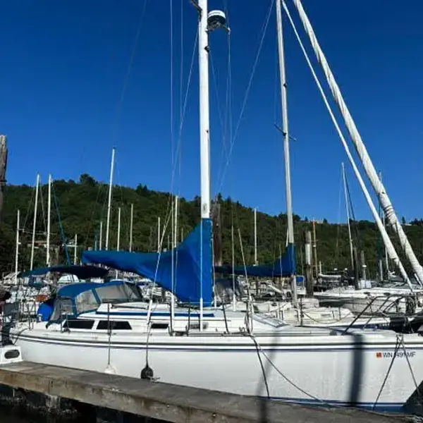 Photo 2 of 1989 Catalina 36