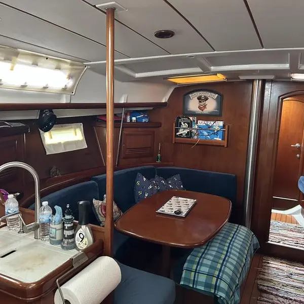 Photo 2 of 2005 Beneteau Oceanis 393