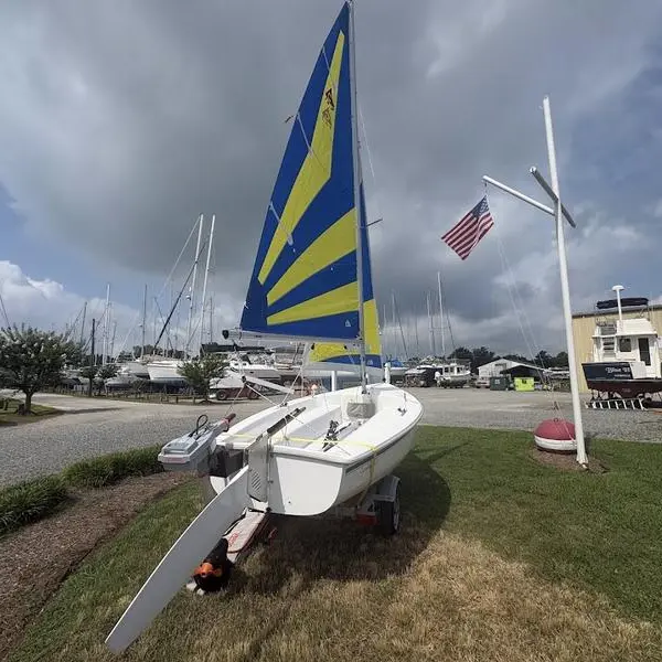Photo 2 of 2023 Catalina 14.2