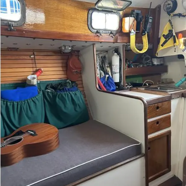 Photo 10 of 1980 Morris Yachts Frances 26