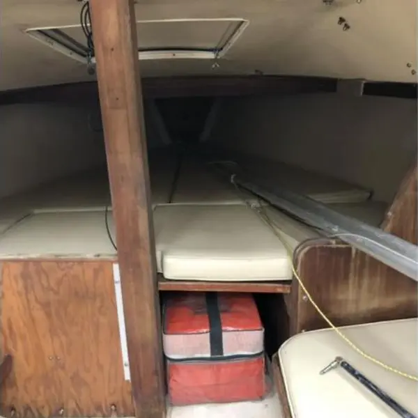 Photo 4 of 1981 Catalina Capri 25